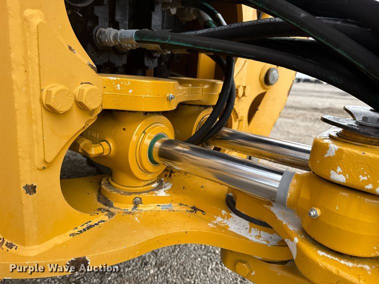 image for item EG5971 2015 John Deere 410K backhoe