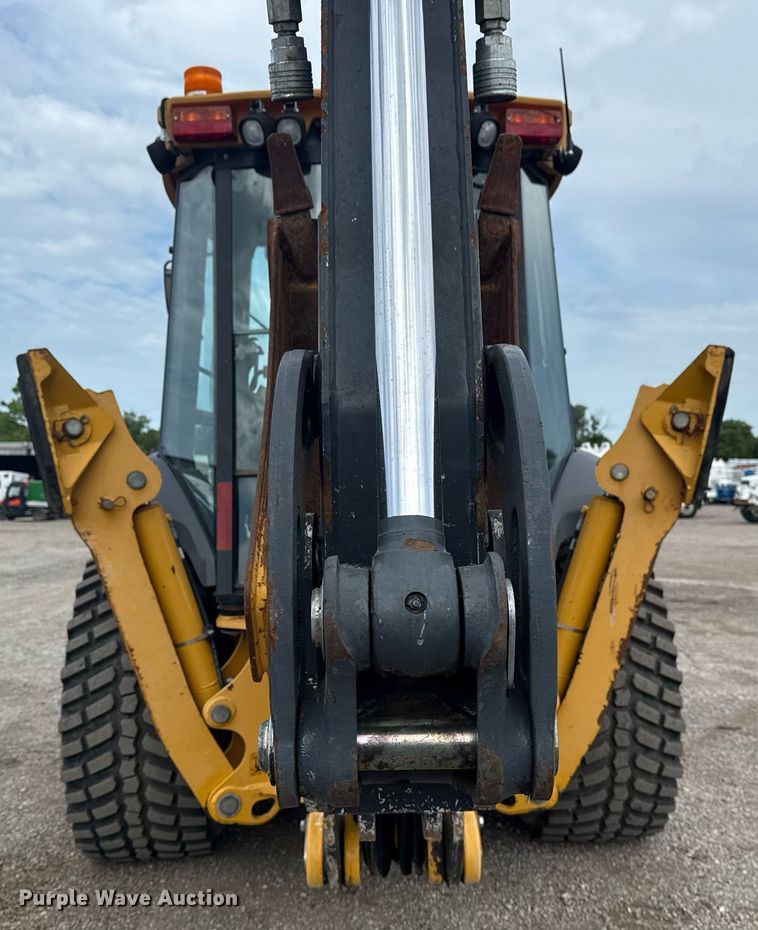 image for item EG5971 2015 John Deere 410K backhoe