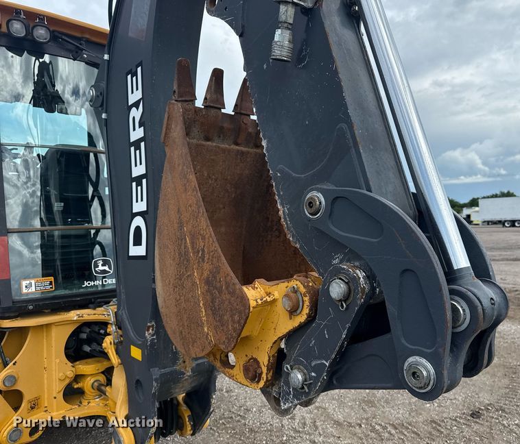 image for item EG5971 2015 John Deere 410K backhoe