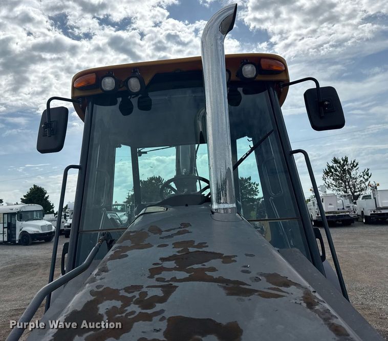 image for item EG5971 2015 John Deere 410K backhoe