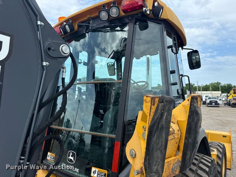 image for item EG5971 2015 John Deere 410K backhoe