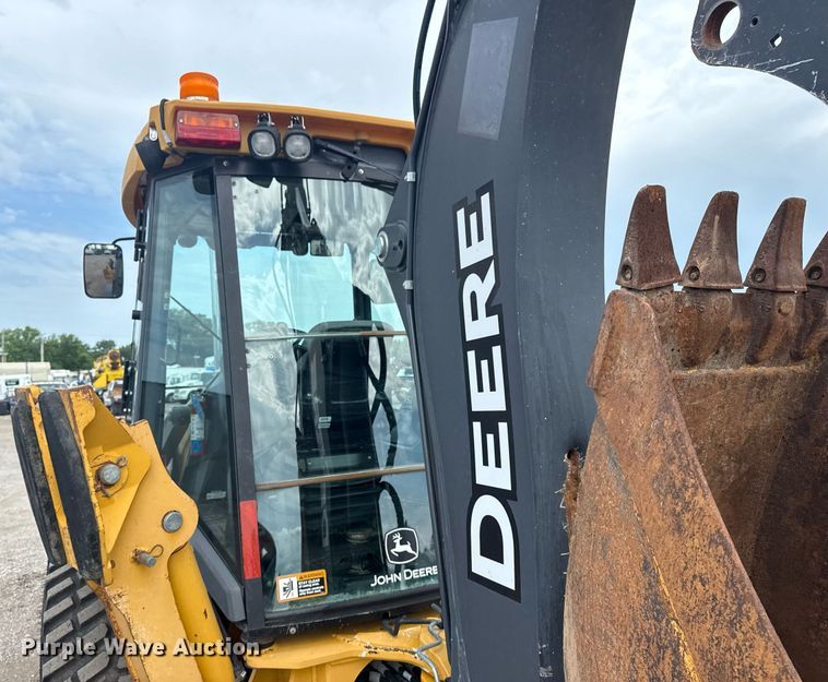 image for item EG5971 2015 John Deere 410K backhoe