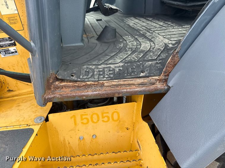 image for item EG5971 2015 John Deere 410K backhoe