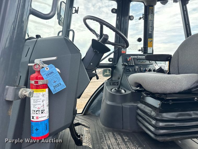 image for item EG5971 2015 John Deere 410K backhoe