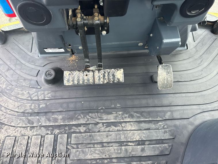 image for item EG5971 2015 John Deere 410K backhoe