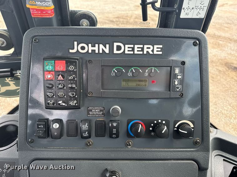 image for item EG5971 2015 John Deere 410K backhoe