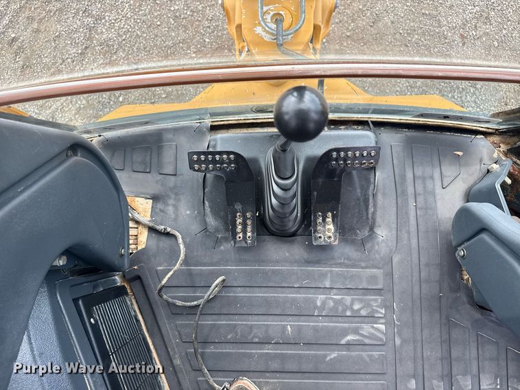 image for item EG5971 2015 John Deere 410K backhoe