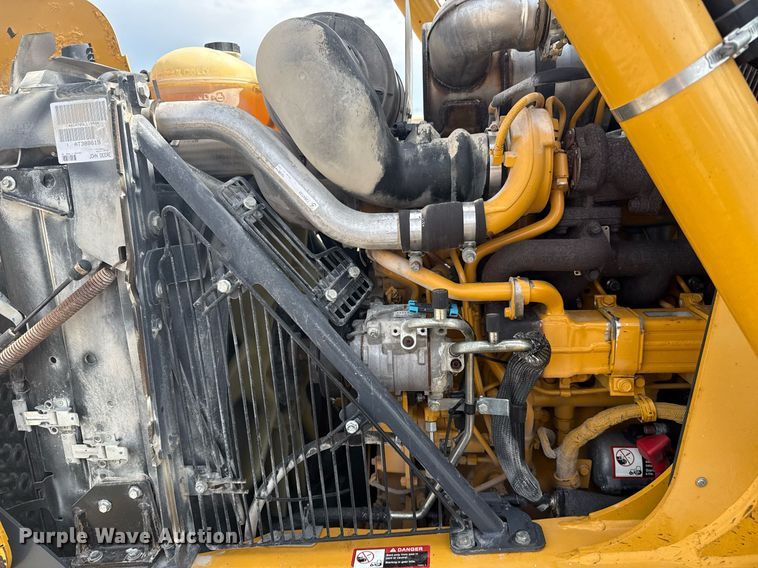 image for item EG5971 2015 John Deere 410K backhoe