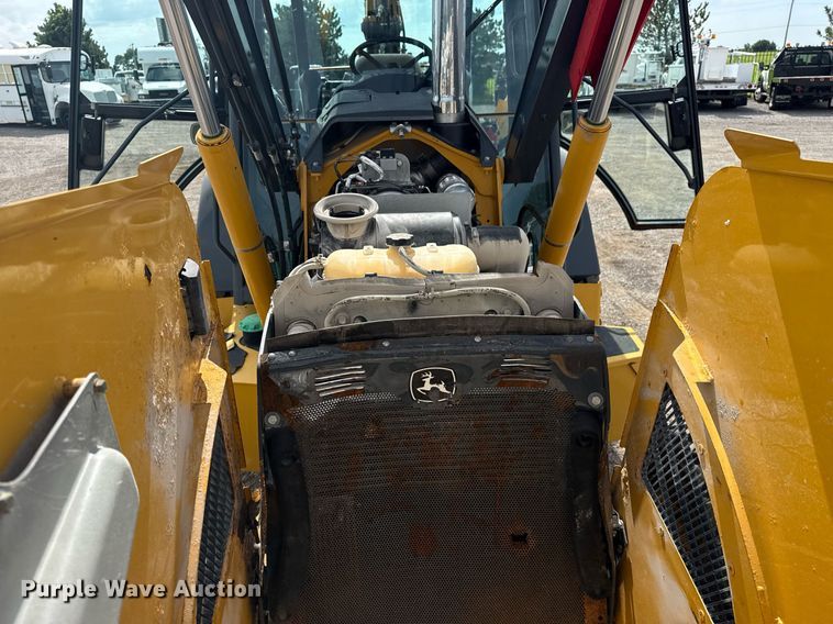 image for item EG5971 2015 John Deere 410K backhoe