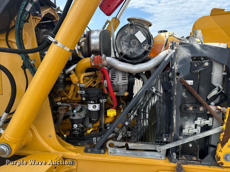 image for item EG5971 2015 John Deere 410K backhoe