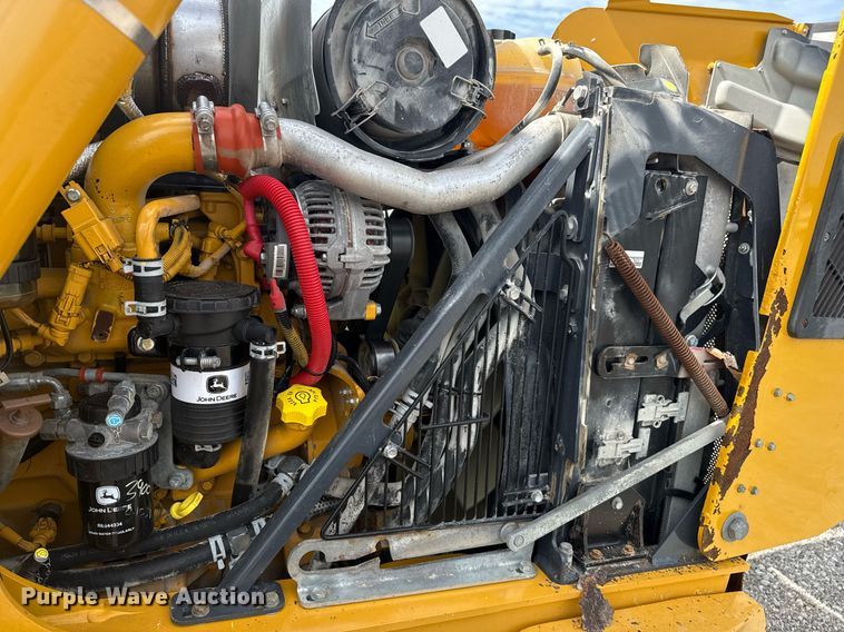 image for item EG5971 2015 John Deere 410K backhoe