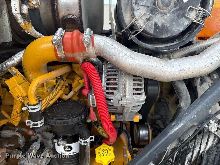 image for item EG5971 2015 John Deere 410K backhoe