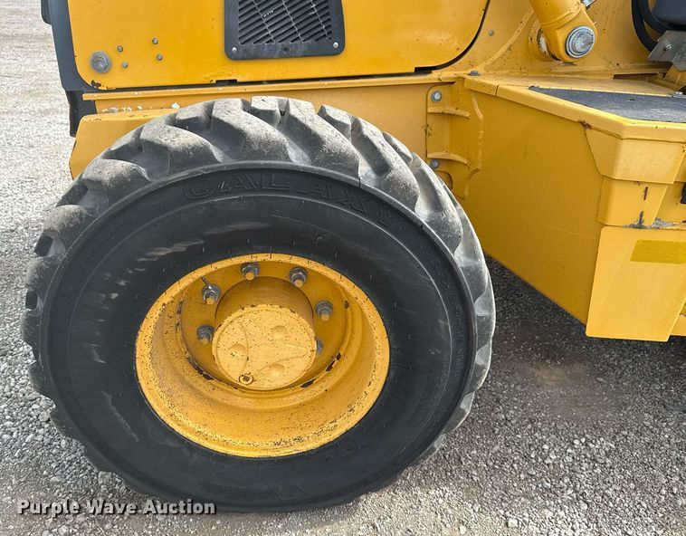 image for item EG5971 2015 John Deere 410K backhoe