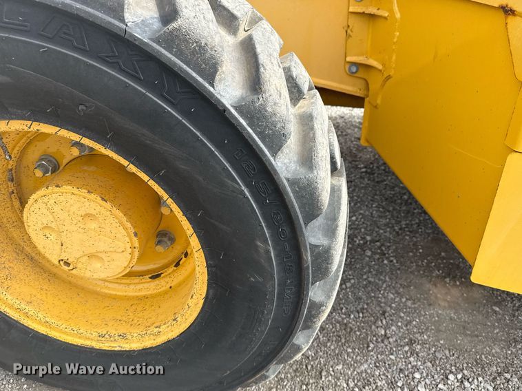 image for item EG5971 2015 John Deere 410K backhoe