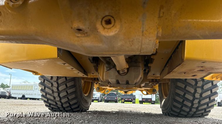 image for item EG5971 2015 John Deere 410K backhoe