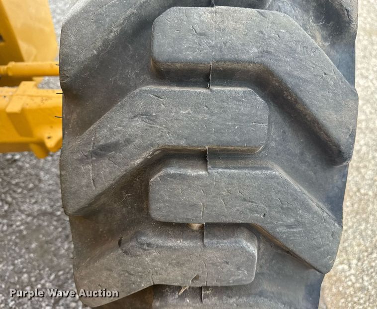 image for item EG5971 2015 John Deere 410K backhoe