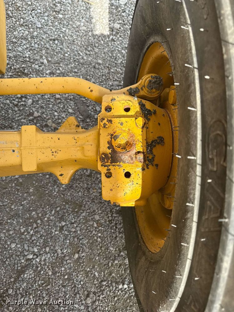 image for item EG5971 2015 John Deere 410K backhoe