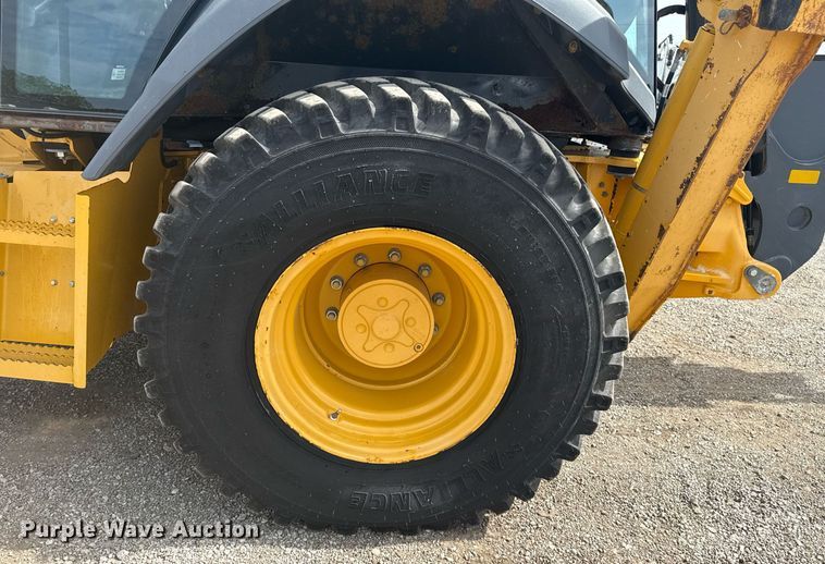 image for item EG5971 2015 John Deere 410K backhoe