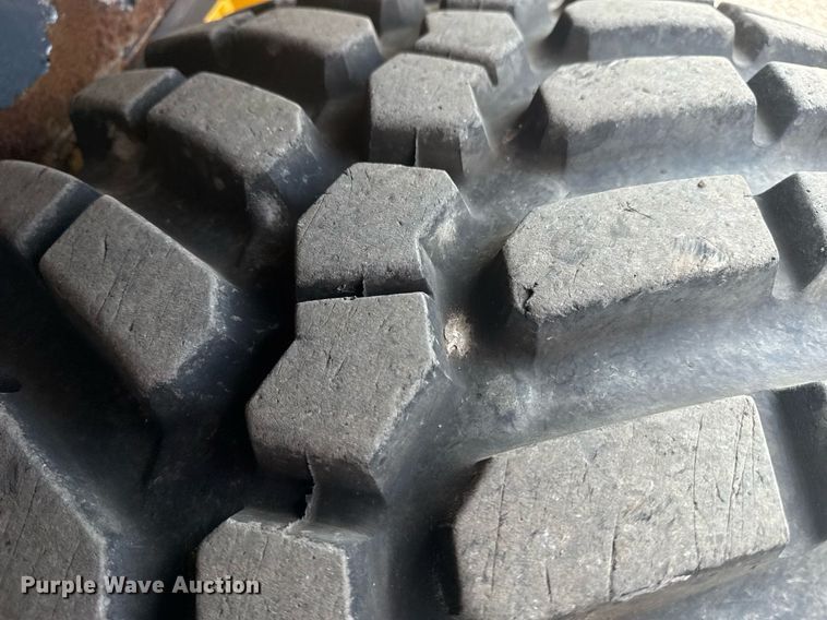 image for item EG5971 2015 John Deere 410K backhoe