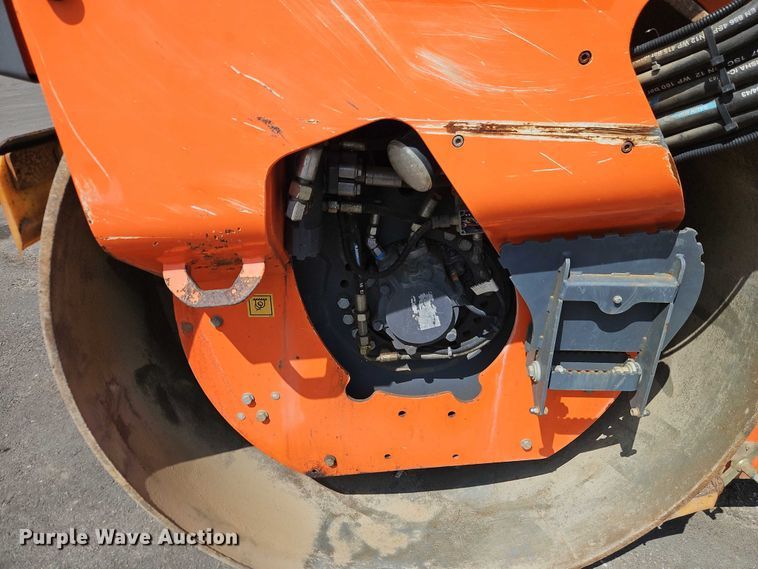 image for item EJ0133 2017 Hamm HD+ 90i VO-S double drum vibratory roller