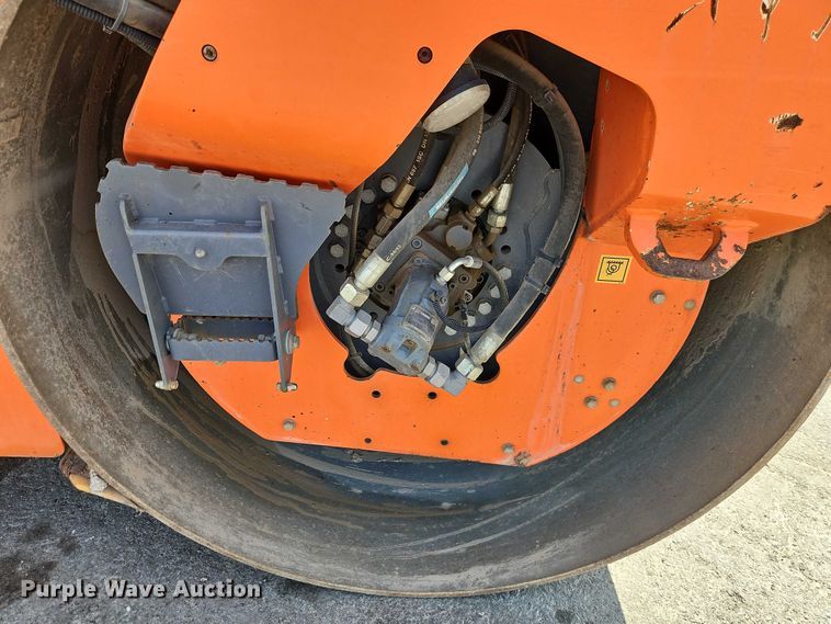 image for item EJ0133 2017 Hamm HD+ 90i VO-S double drum vibratory roller