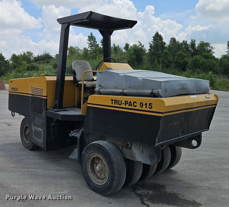 image for item EJ0135 Rosco Tru-Pac 915 pneumatic roller