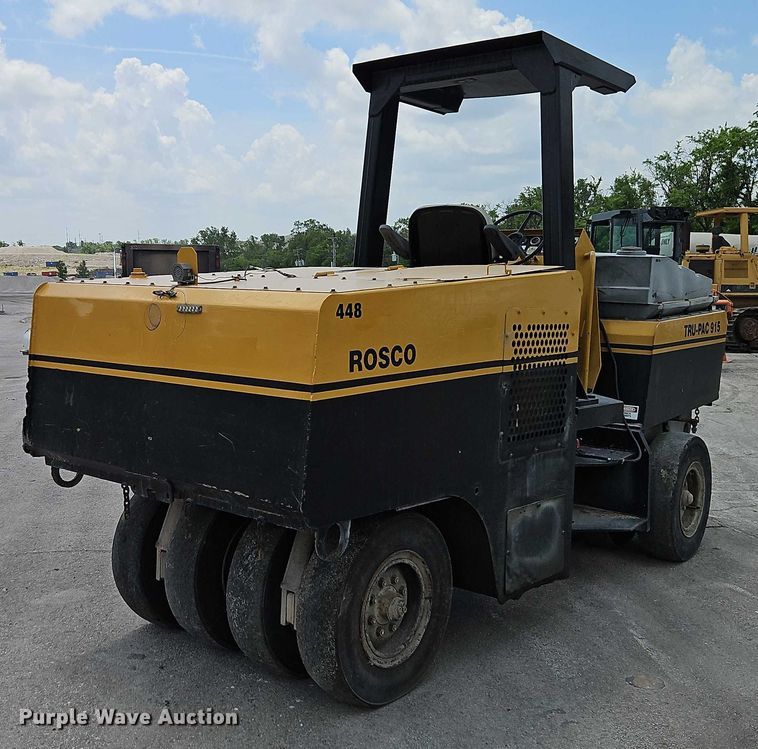 image for item EJ0135 Rosco Tru-Pac 915 pneumatic roller