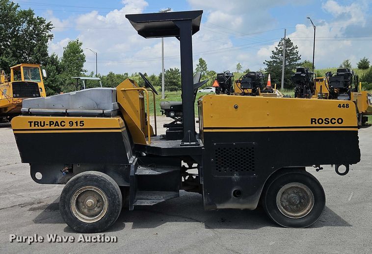 image for item EJ0135 Rosco Tru-Pac 915 pneumatic roller