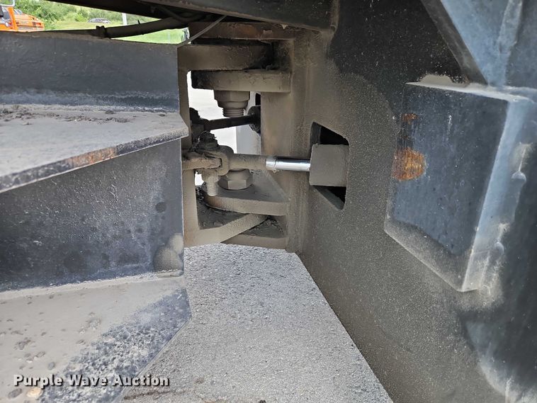 image for item EJ0135 Rosco Tru-Pac 915 pneumatic roller