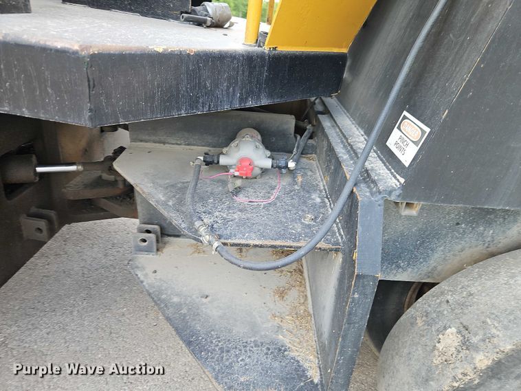 image for item EJ0135 Rosco Tru-Pac 915 pneumatic roller