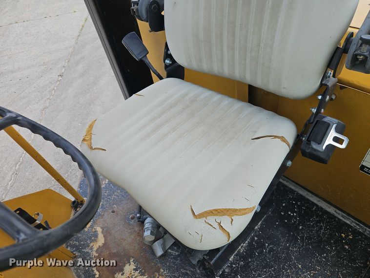 image for item EJ0135 Rosco Tru-Pac 915 pneumatic roller