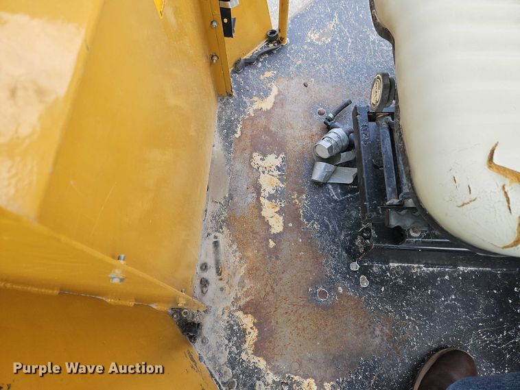 image for item EJ0135 Rosco Tru-Pac 915 pneumatic roller