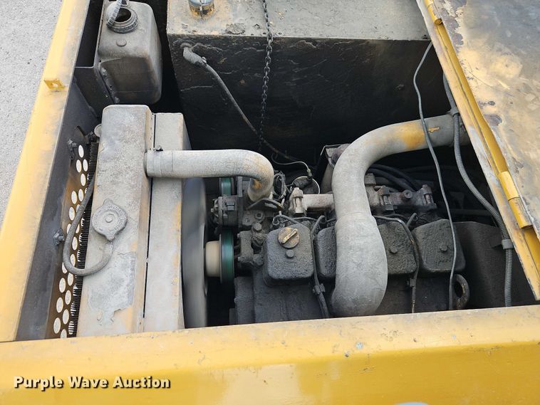 image for item EJ0135 Rosco Tru-Pac 915 pneumatic roller