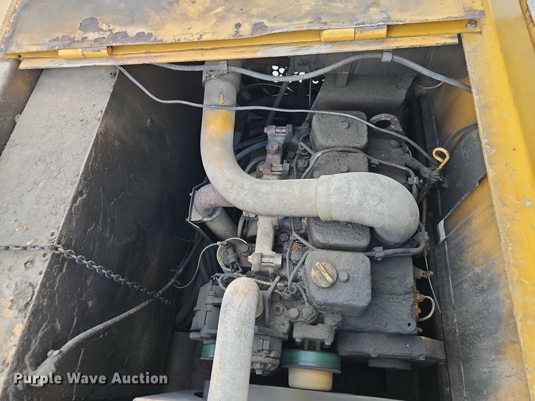 image for item EJ0135 Rosco Tru-Pac 915 pneumatic roller