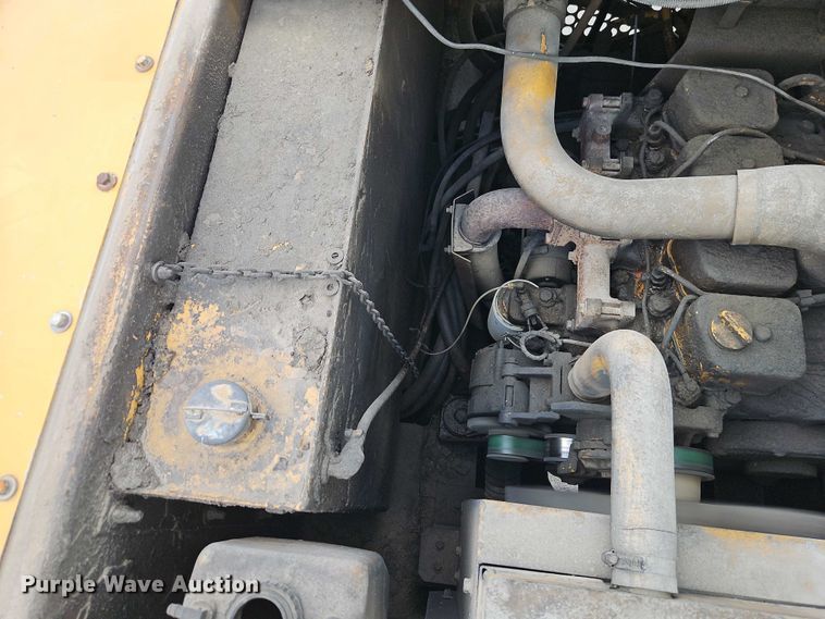 image for item EJ0135 Rosco Tru-Pac 915 pneumatic roller