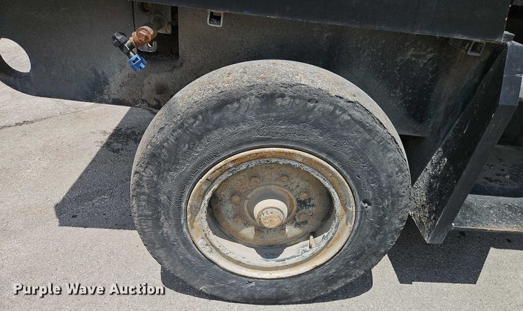 image for item EJ0135 Rosco Tru-Pac 915 pneumatic roller