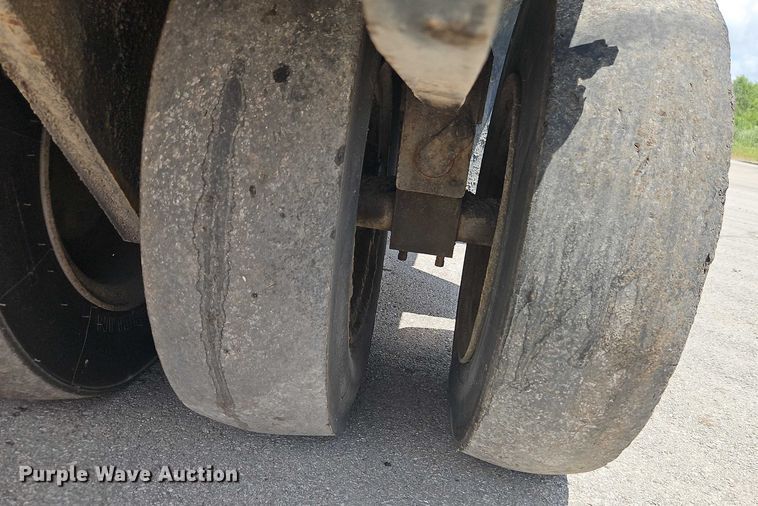 image for item EJ0135 Rosco Tru-Pac 915 pneumatic roller