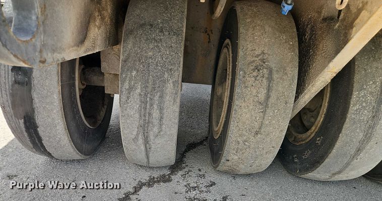 image for item EJ0135 Rosco Tru-Pac 915 pneumatic roller