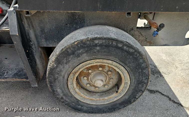 image for item EJ0135 Rosco Tru-Pac 915 pneumatic roller