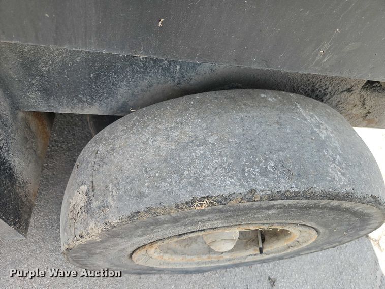 image for item EJ0135 Rosco Tru-Pac 915 pneumatic roller