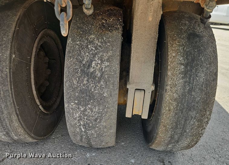 image for item EJ0135 Rosco Tru-Pac 915 pneumatic roller