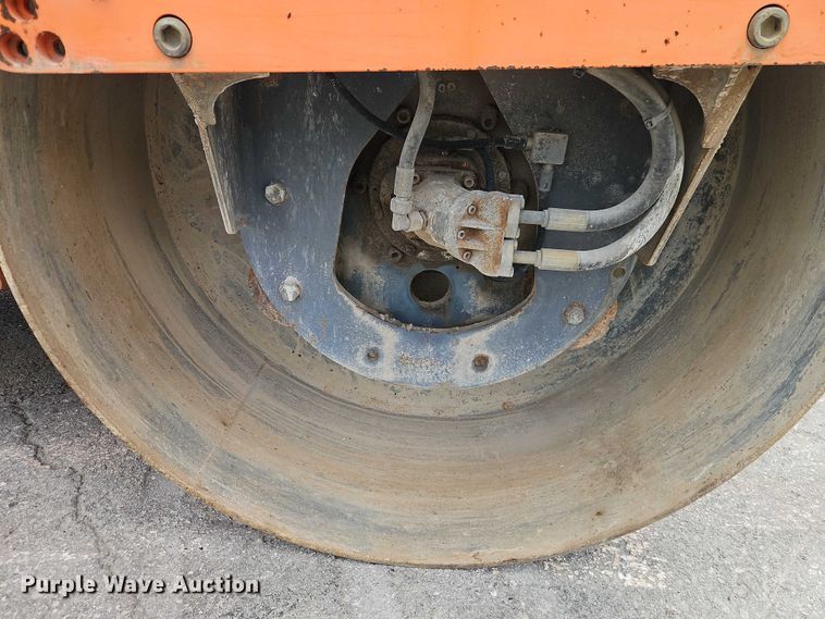 image for item EJ0136 2004 Hamm HD90 double drum vibratory roller