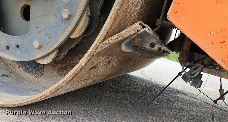 image for item EJ0136 2004 Hamm HD90 double drum vibratory roller