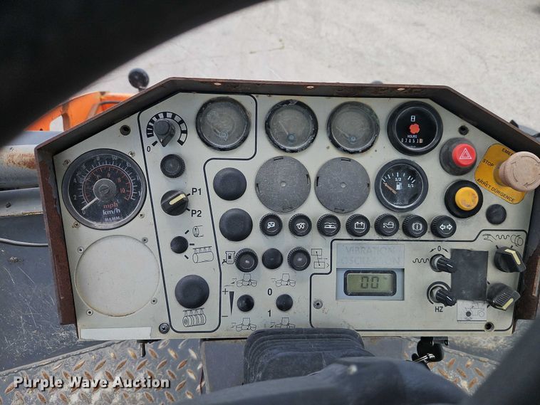 image for item EJ0136 2004 Hamm HD90 double drum vibratory roller