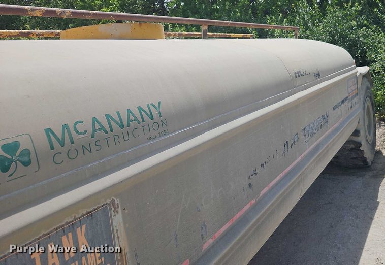 image for item EJ0138 2005 Caterpillar 613C series II water wagon