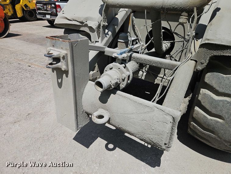 image for item EJ0138 2005 Caterpillar 613C series II water wagon