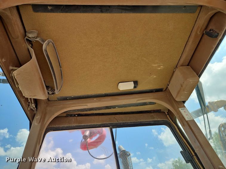 image for item EJ0138 2005 Caterpillar 613C series II water wagon