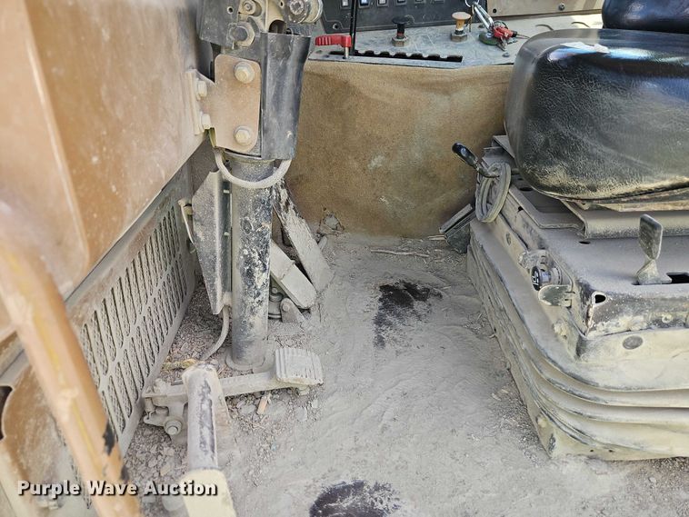 image for item EJ0138 2005 Caterpillar 613C series II water wagon