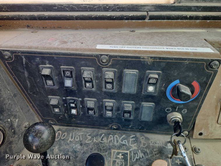 image for item EJ0138 2005 Caterpillar 613C series II water wagon