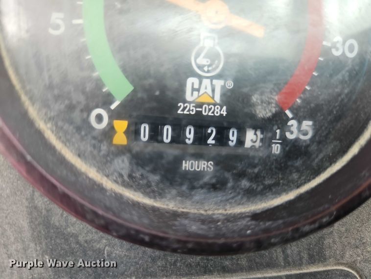 image for item EJ0138 2005 Caterpillar 613C series II water wagon